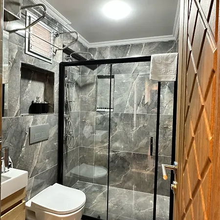 מלון Mamma Marya 3*